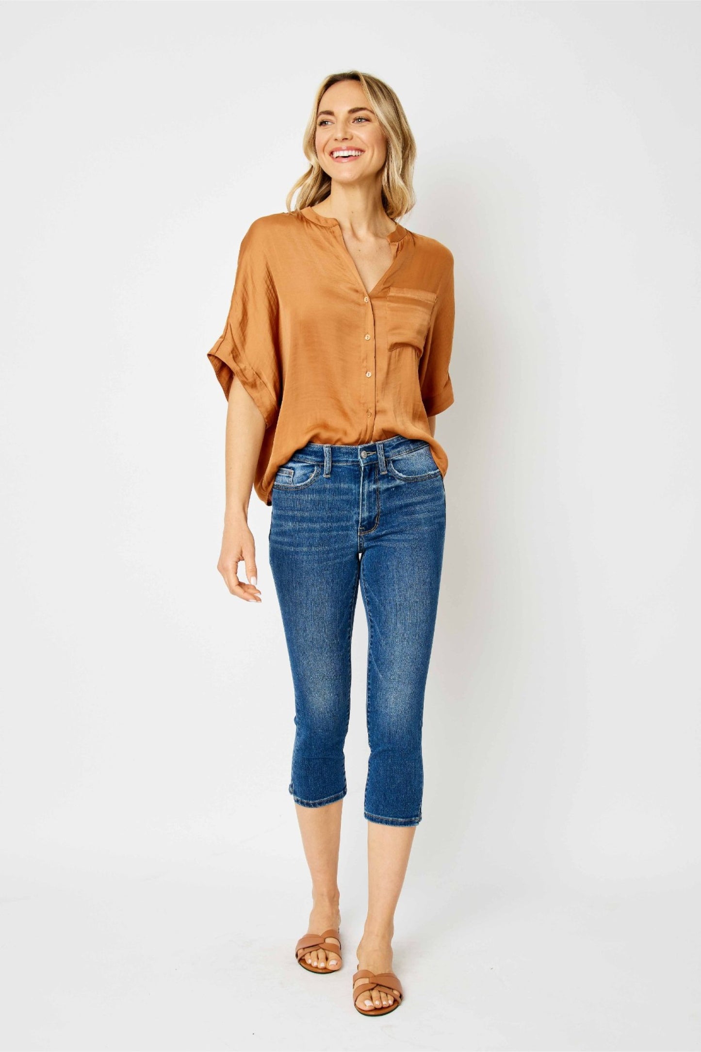Judy Blue Mid Rise Capri