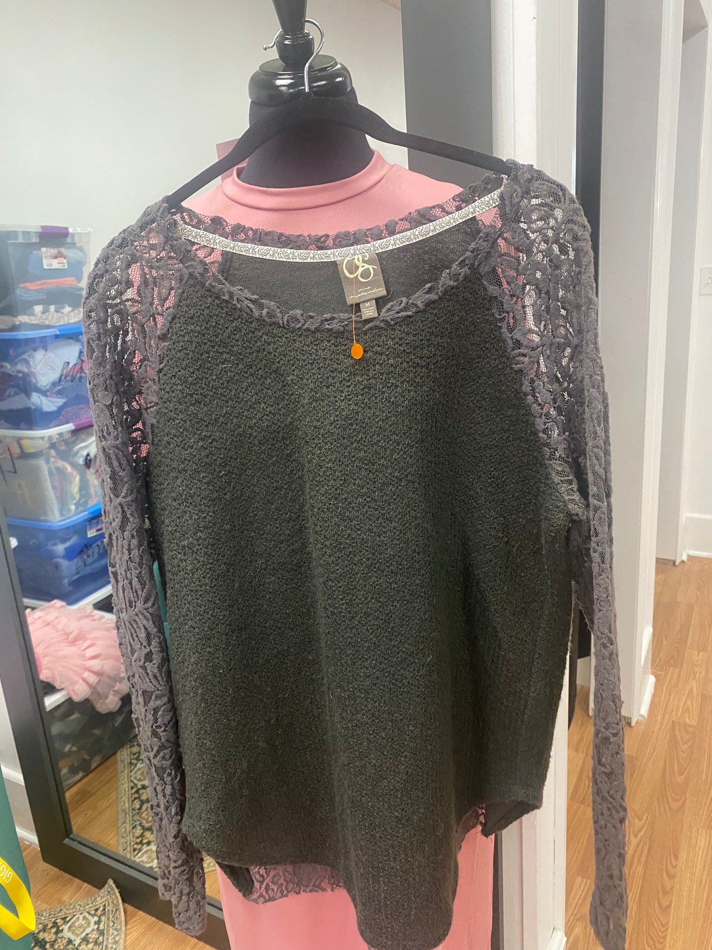 Gently Used Lace sleeve sweater