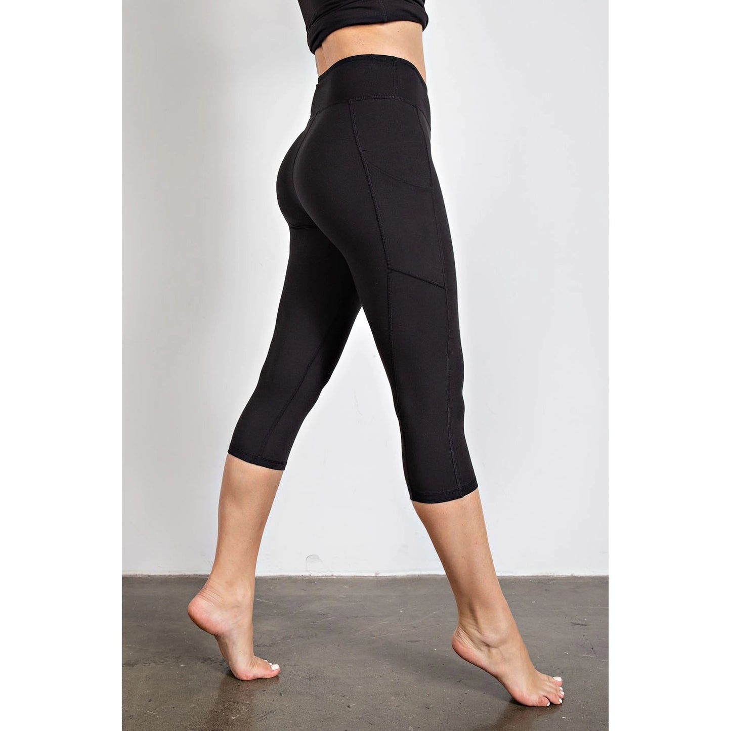 Capri Length Yoga Leggings with Pockets