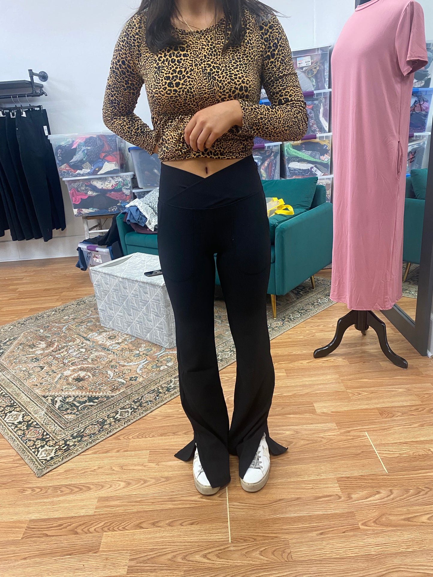 NYLON RIB V WAIST CORSSOVER FLARED LEGGINGS