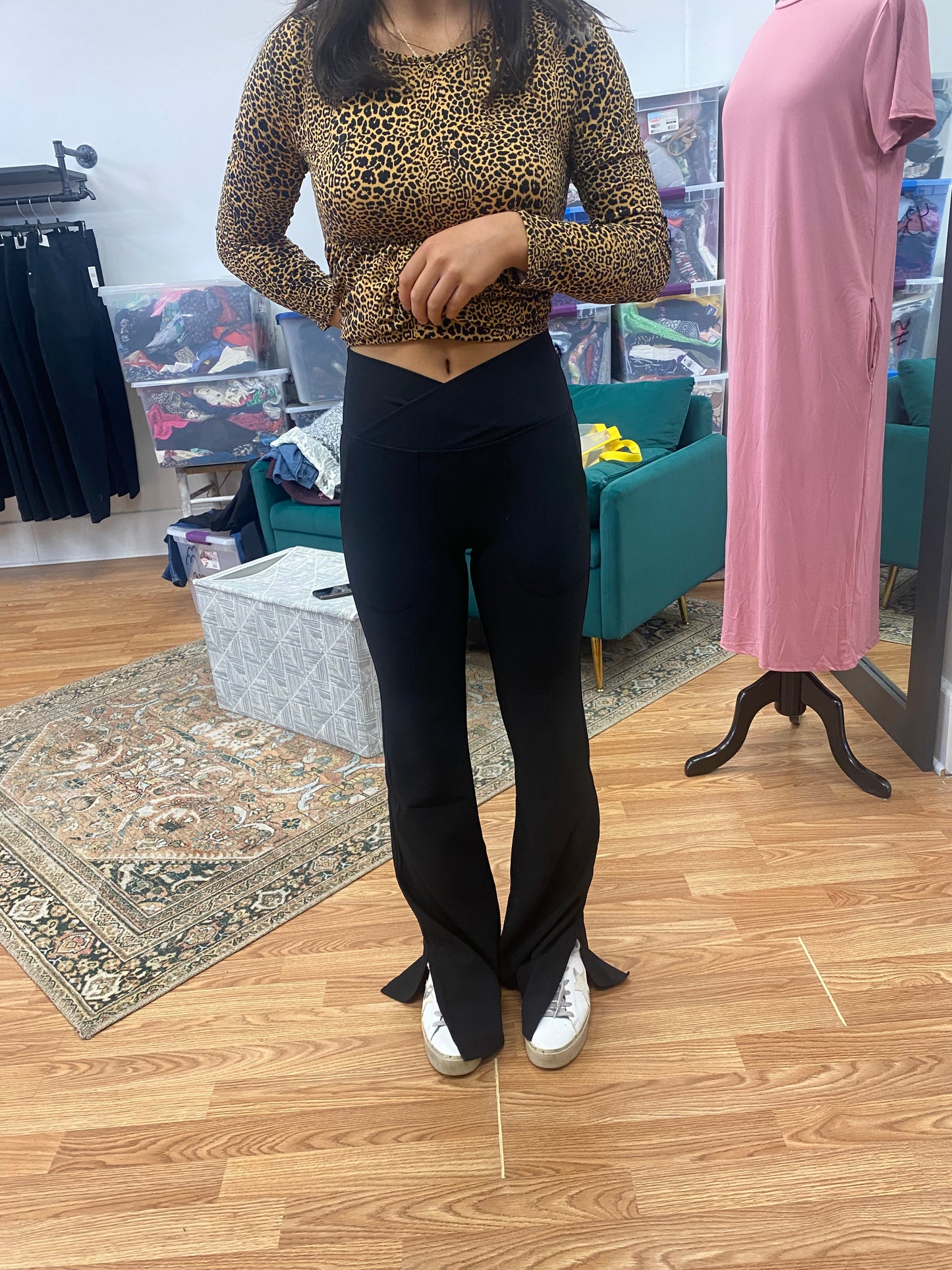 NYLON RIB V WAIST CORSSOVER FLARED LEGGINGS
